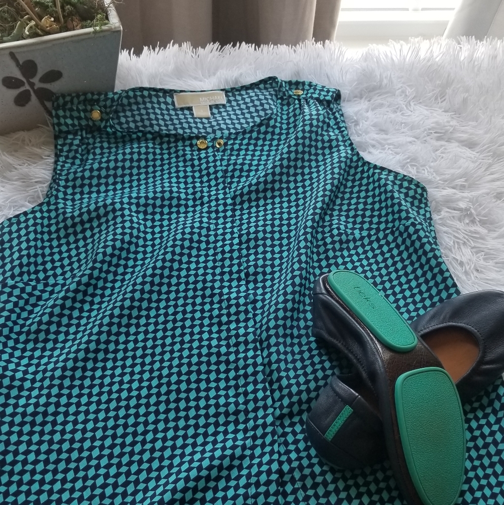 Michael Kors sleeveless shirt